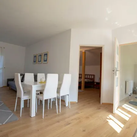 Jozefina 아파트 슈차이르크